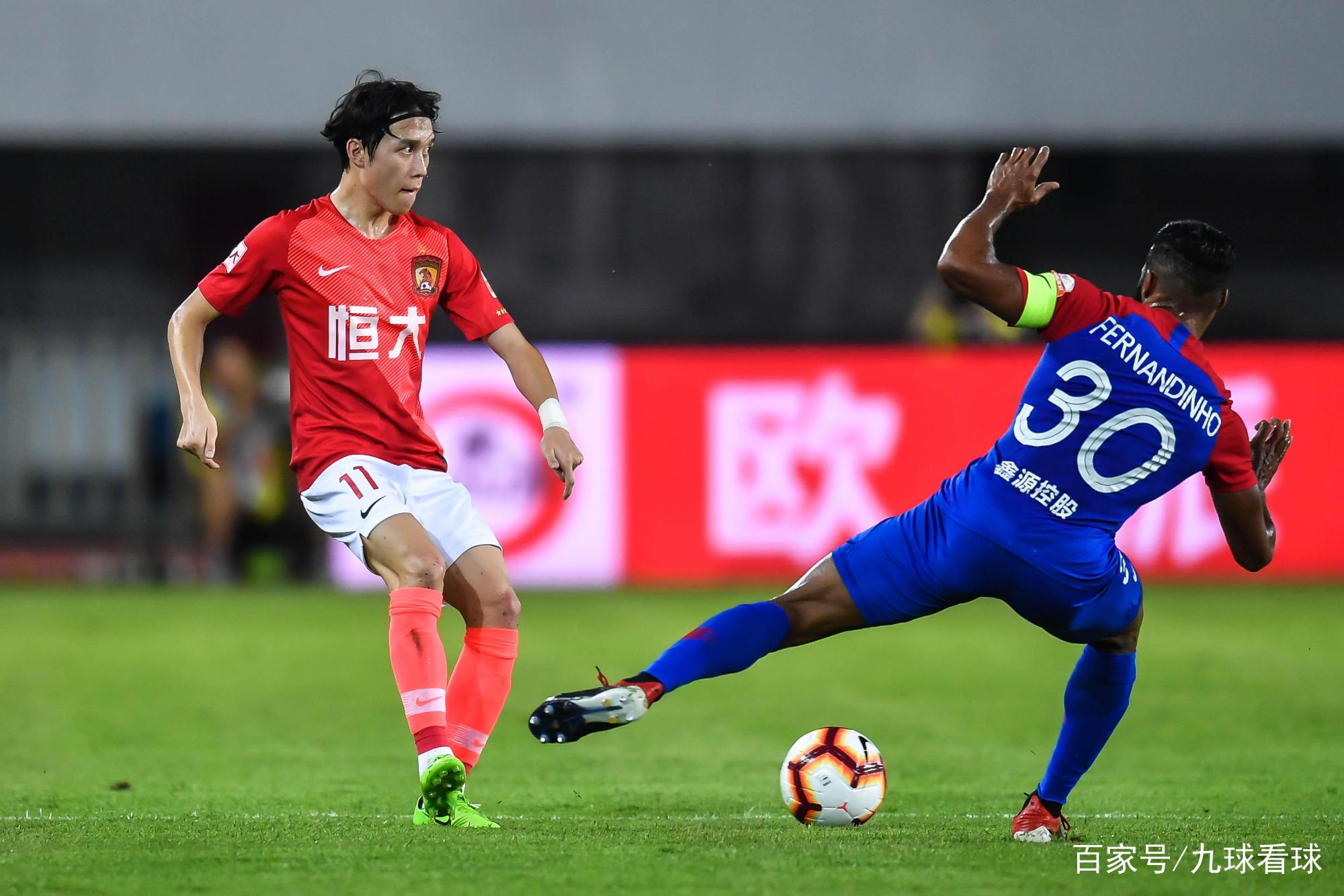 成都蓉城迎法甲关键赛，今晨战术微调，气氛紧张，团队化学反应显著的简单介绍